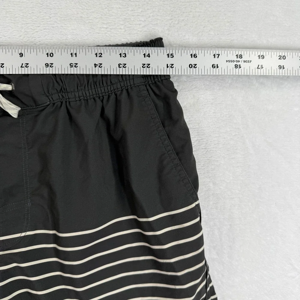 Vuori Mens Banks Shorts Black White Striped Elastic Waist Board Shorts Size M